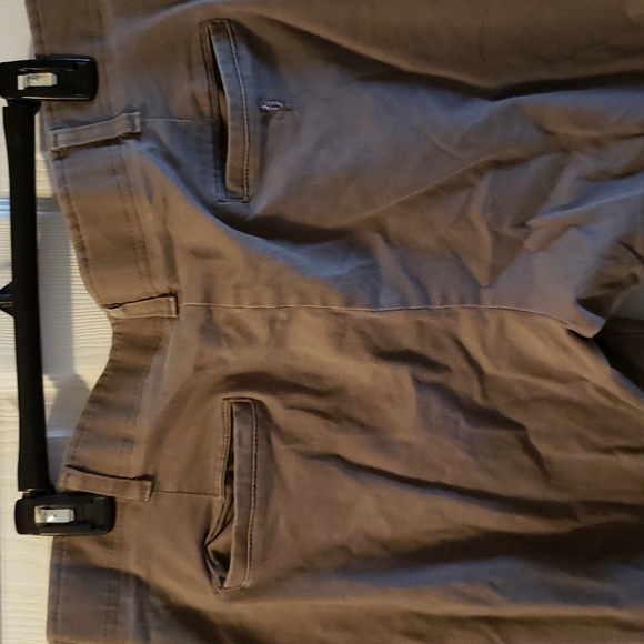 3/$40 Men's pants - Picture 2 of 3